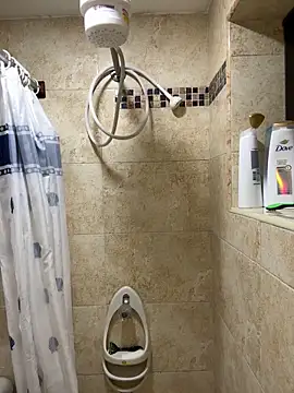 Snapshot of aliisonn__parker26 chatting on 03/20/25, 04:20 aliisonn parker26 online show from 03/20/25, 04:20