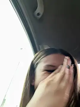 Snapshot of aliisonn__parker26 chatting on 03/20/25, 10:29 aliisonn parker26 online show from 03/20/25, 10:29