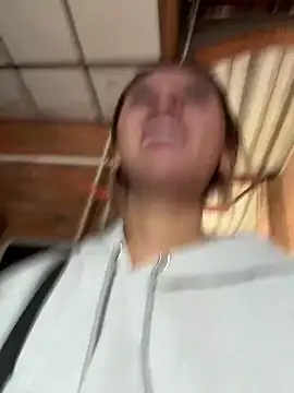 Snapshot of aliisonn__parker26 chatting on 03/22/25, 08:48 aliisonn parker26 online show from 03/22/25, 08:48