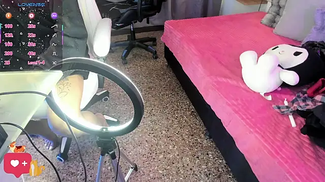 cherryboom23 online show from 04/12/26, 06:02