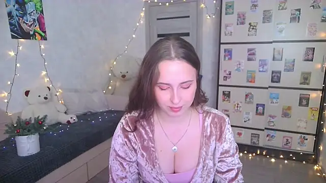 BarbiePieer online show from 12/19/25, 03:08