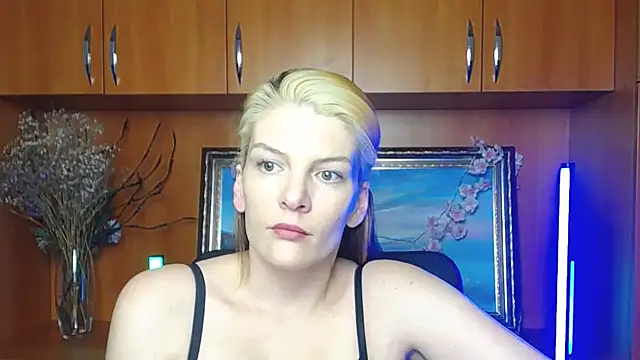 VanessaRey  online show from 04/09/26, 04:45