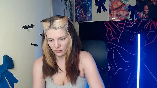 VanessaRey  online show from 04/26/26, 06:44
