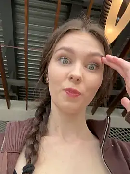 MilaBee online show from 09/11/25, 08:25