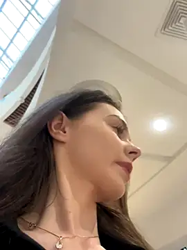 MilaBee online show from 10/06/25, 08:56