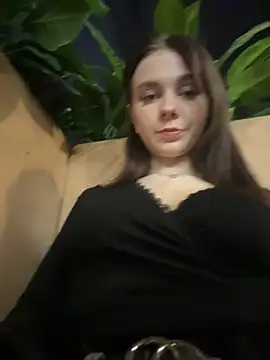 MilaBee online show from 04/01/26, 07:42