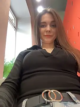 MilaBee online show from 04/05/26, 11:07