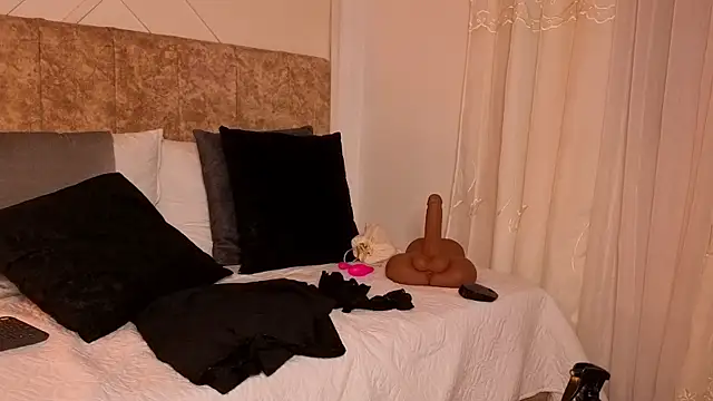 angelinarouse  online show from 02/12/26, 03:45