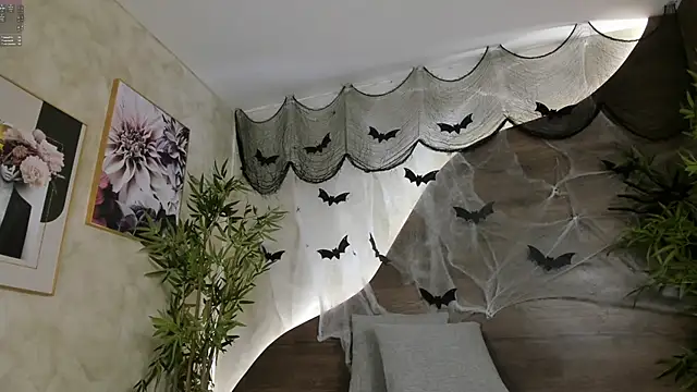 mia lacy  online show from 11/05/25, 07:25