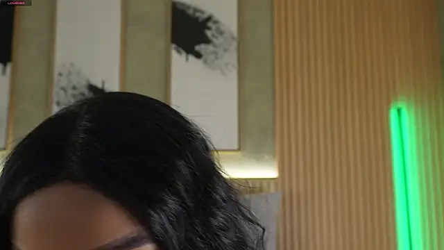 mia lacy  online show from 04/15/26, 12:12