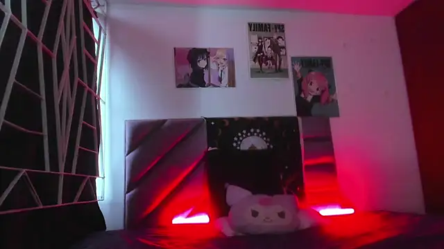 KARINNA  RAVEN online show from 11/25/25, 09:37