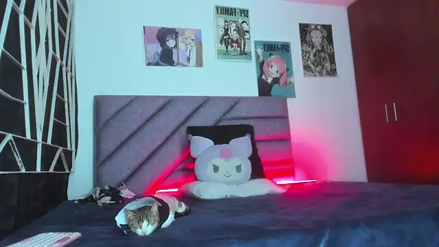 KARINNA  RAVEN online show from 12/04/25, 12:53