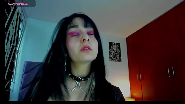 Snapshot of KARINNA__RAVEN chatting on 05/23/26, 10:03 KARINNA RAVEN online show from 05/23/26, 10:03