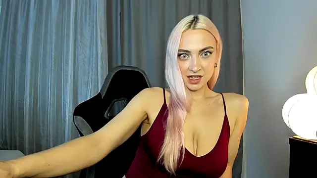  Miss Valentina  online show from 11/02/25, 09:55