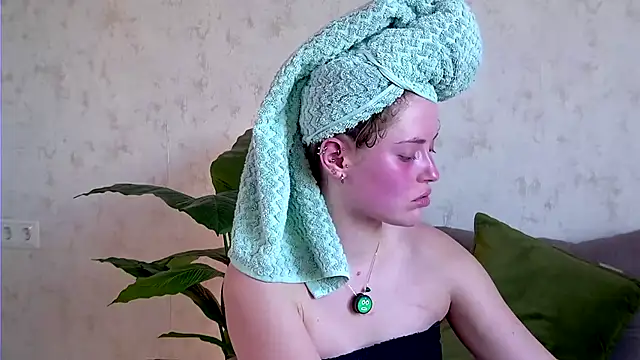 AshleyD  online show from 09/16/25, 02:34