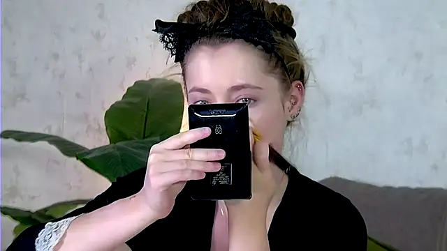 AshleyD  online show from 10/06/25, 02:31