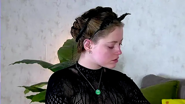 AshleyD  online show from 11/22/25, 07:02