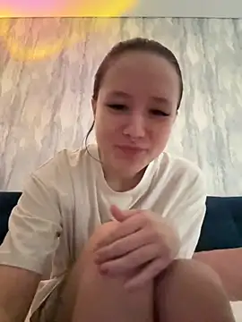 CarolineTenders online show from 10/04/25, 02:04