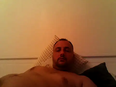 Snapshot of hotmalerobinson1 chatting on 10/22/25, 08:19 hotmalerobinson1 online show from 10/22/25, 08:19