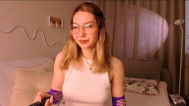 Lilo Sims online show from 10/15/25, 02:22