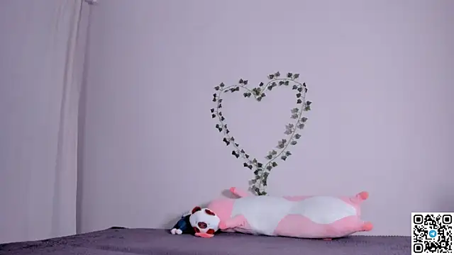 emmelieflorence online show from 02/18/26, 07:21