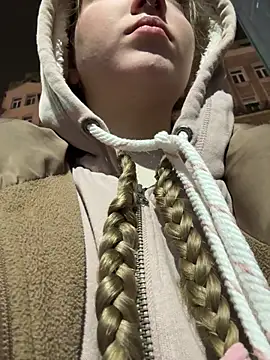 bambi lu online show from 11/01/25, 04:31