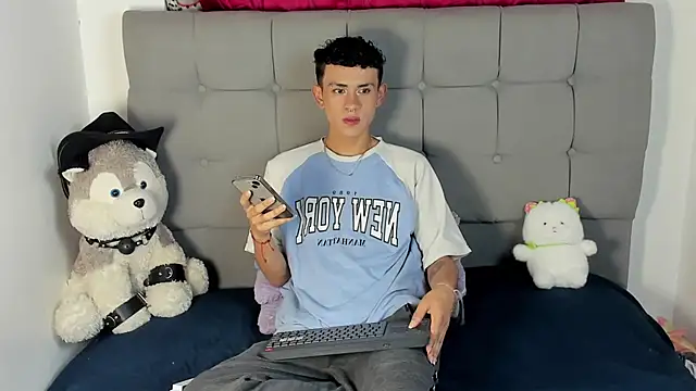 jeims hotboy online show from 06/24/26, 04:44