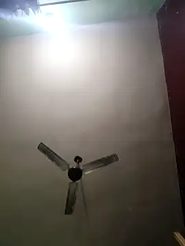 Eshwari Chopra online show from 04/12/26, 04:17