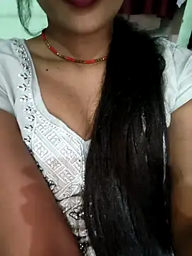 Snapshot of Eshwari_Chopra chatting on 04/24/26, 04:59 Eshwari Chopra online show from 04/24/26, 04:59
