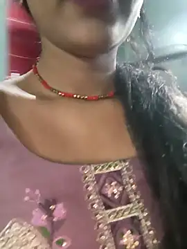 Snapshot of Eshwari_Chopra chatting on 05/04/26, 02:18 Eshwari Chopra online show from 05/04/26, 02:18
