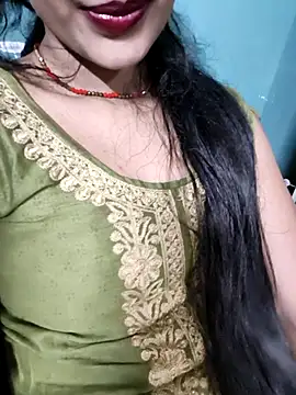 Snapshot of Eshwari_Chopra chatting on 05/05/26, 04:59 Eshwari Chopra online show from 05/05/26, 04:59