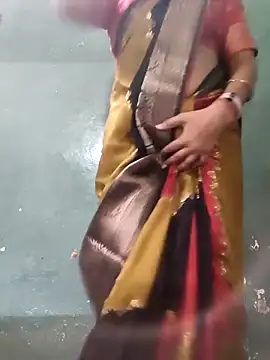 Snapshot of Eshwari_Chopra chatting on 05/10/26, 05:12 Eshwari Chopra online show from 05/10/26, 05:12