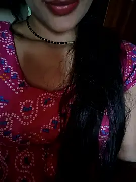 Snapshot of Eshwari_Chopra chatting on 06/13/26, 04:10 Eshwari Chopra online show from 06/13/26, 04:10