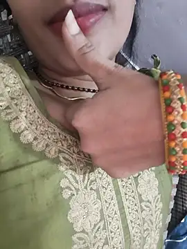 Snapshot of Eshwari_Chopra chatting on 07/10/26, 01:10 Eshwari Chopra online show from 07/10/26, 01:10
