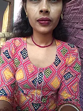 Snapshot of Eshna_Dabral chatting on 10/11/25, 02:22 Eshna Dabral online show from 10/11/25, 02:22