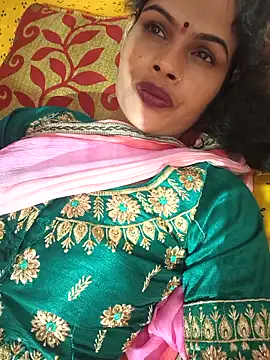 Snapshot of Eshna_Dabral chatting on 10/14/25, 03:35 Eshna Dabral online show from 10/14/25, 03:35