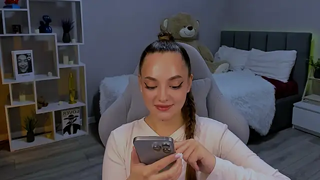 MelanieAlves online show from 11/28/25, 06:21