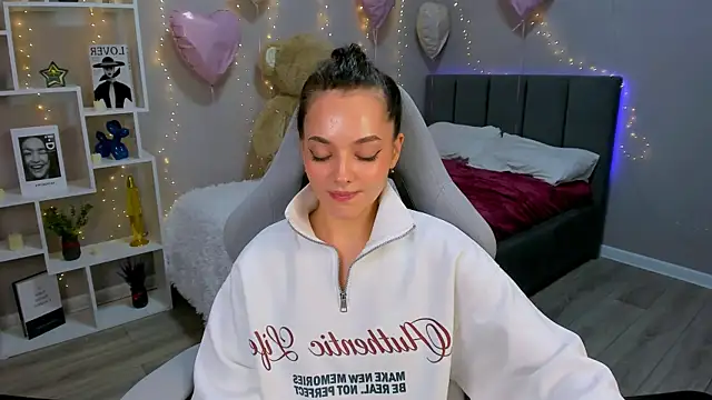 MelanieAlves online show from 03/04/26, 02:34