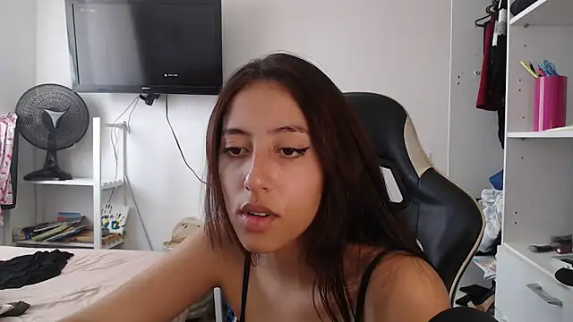 Snapshot of babygirlfree chatting on 03/17/26, 05:38 babygirlfree online show from 03/17/26, 05:38