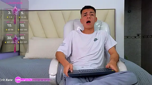 Hotboy21  online show from 09/13/25, 03:50