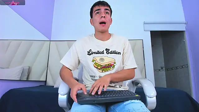 Hotboy21  online show from 01/14/26, 03:34