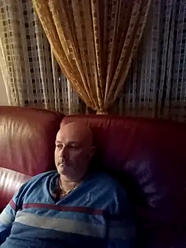 Alexis Bull online show from 10/09/25, 09:35