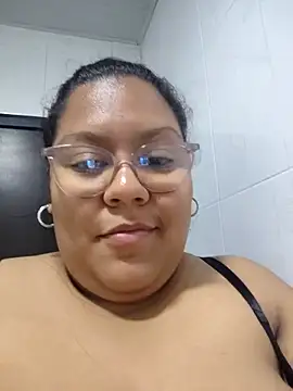 Snapshot of sheila_ro chatting on 04/20/26, 03:37 sheila ro online show from 04/20/26, 03:37
