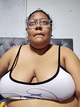 Snapshot of sheila_ro chatting on 04/25/26, 04:59 sheila ro online show from 04/25/26, 04:59