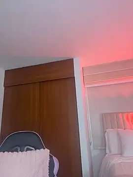 ArianaReynoldss online show from 04/10/26, 10:20