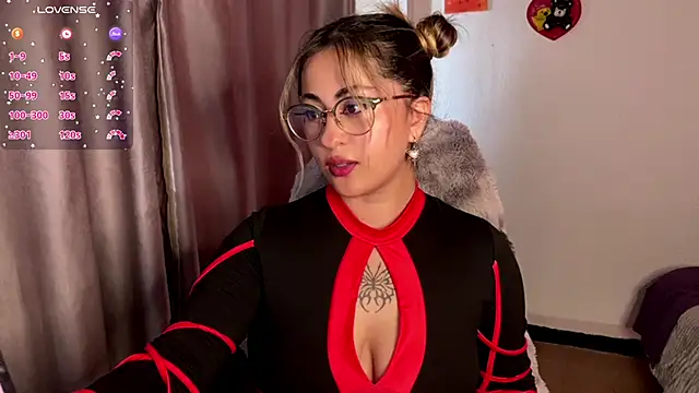 emma  bell  online show from 10/31/25, 08:21