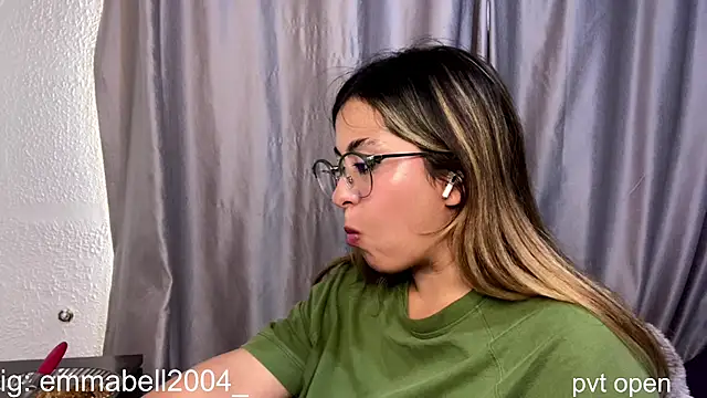 emma  bell  online show from 12/18/25, 08:26