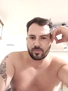 iunutmi online show from 09/19/25, 03:13