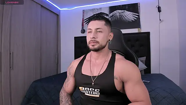 santi aesthetic online show from 10/01/25, 02:39