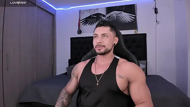 santi aesthetic online show from 10/04/25, 02:53